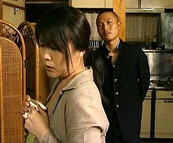 人妻